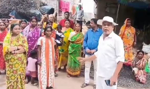 খড়গপুরের গোকুলপুরের ১৬০ বছরের পুরনো লোধা বস্তি উচ্ছেদ ঘিরে উত্তেজনা, আন্দোলনের হুঁশিয়ারি!