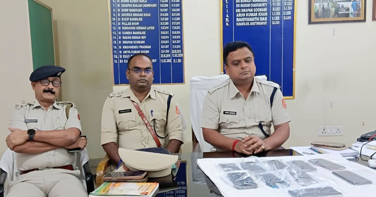 চুরি যাওয়া মোবাইল ফিরল মালিকের হাতে, এগরা পুলিশের বড় সাফল্য!