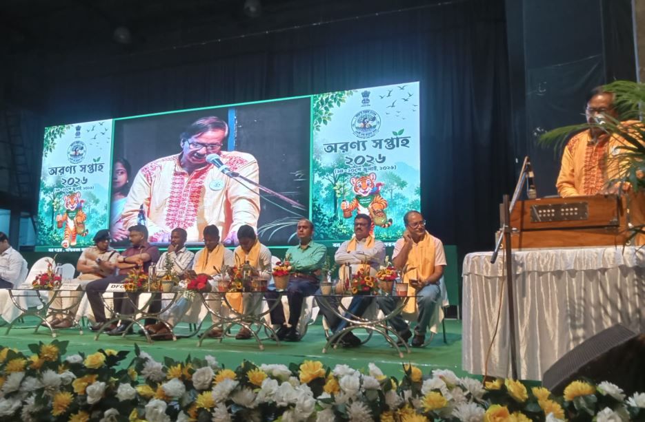 পরিবেশ রক্ষায় একসুরে প্রশাসন, পশ্চিম মেদিনীপুরে অরণ্য সপ্তাহ উপলক্ষে বৃক্ষরোপণ ও সচেতনতা কর্মসূচি!