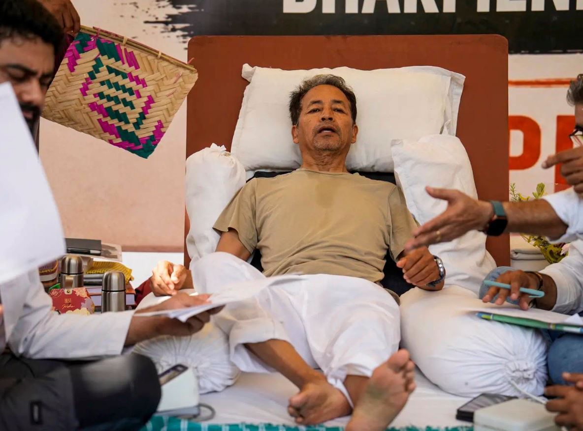 'আমাকে নয়, সরকারকে প্রশ্ন করুন'—অনশন না ভাঙার বার্তা সোনম ওয়াংচুকের!
