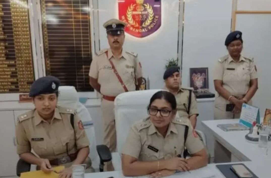 'খড়্গপুরে মাফিয়ারাজ চলবে না'—কড়া হুঁশিয়ারি পুলিশ সুপার পাপিয়া সুলতানার!