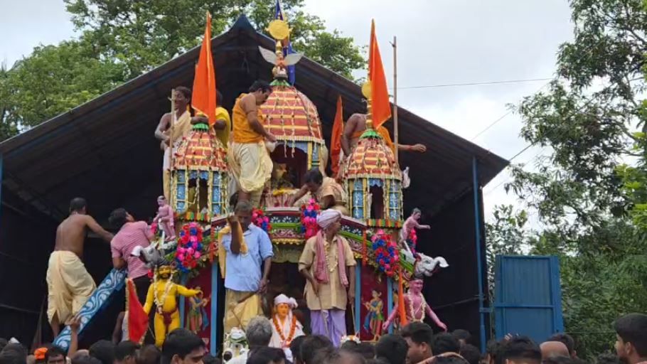 ৪০০ বছরের ঐতিহ্যের সাক্ষী! চন্দ্রকোনার ঐতিহাসিক রথযাত্রায় ভক্তদের ঢল!