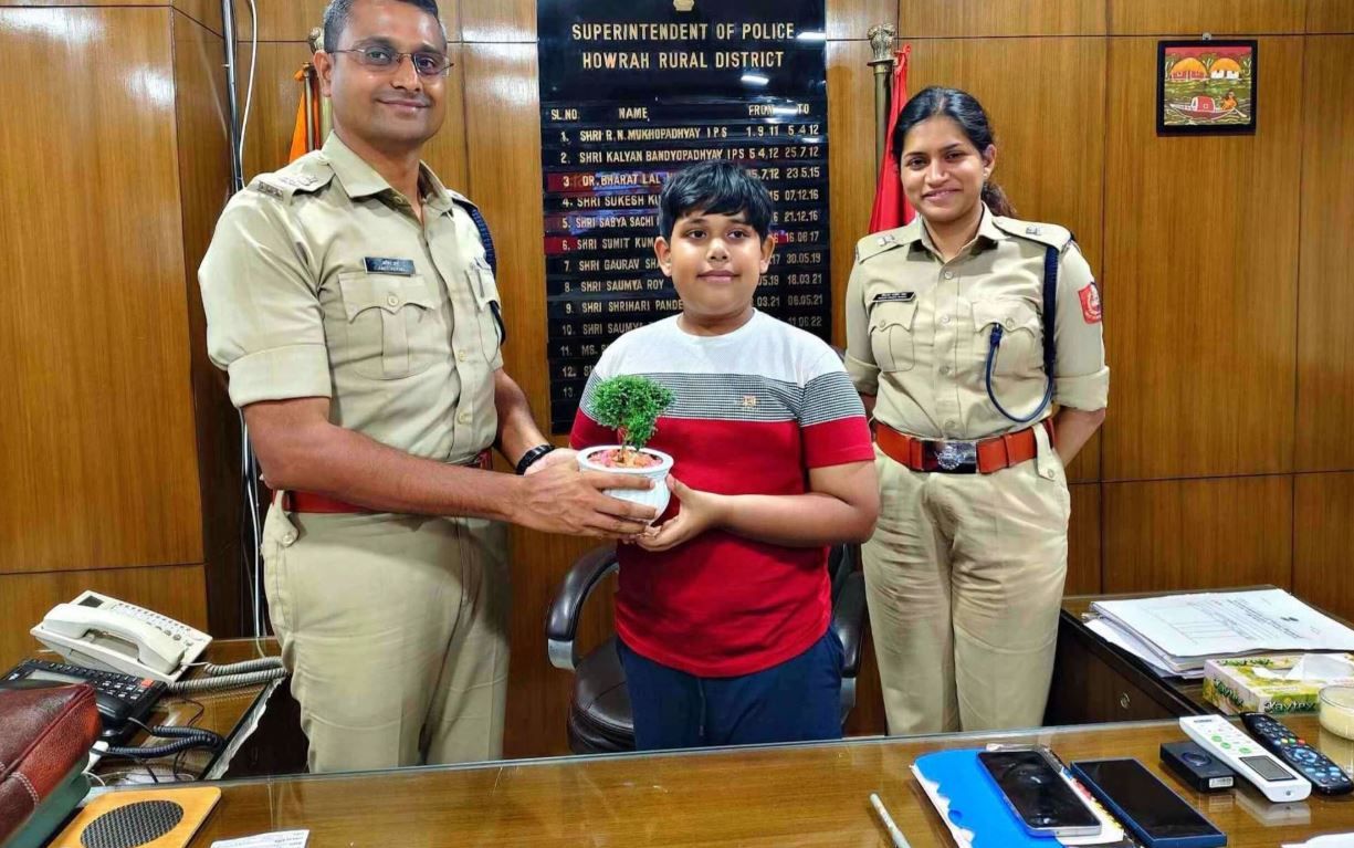 উলুবেড়িয়ার কৃতী ছাত্র সৌজন্য মাজিকে বিশেষ সংবর্ধনা, গর্বিত হাওড়া!
