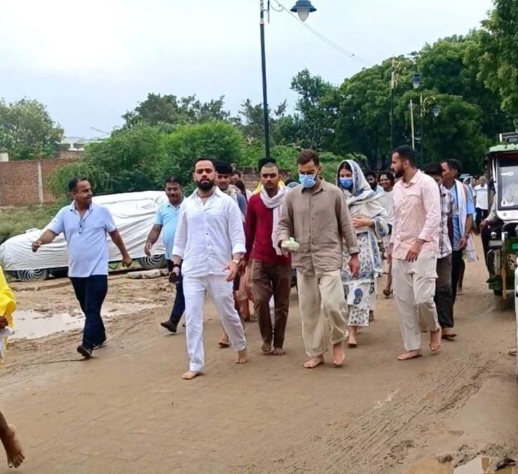 গুরু পূর্ণিমার আগে প্রেমানন্দ মহারাজের আশ্রমে বিরাট-অনুষ্কা, বৃন্দাবনে ফের দেখা গেল তারকা দম্পতিকে!