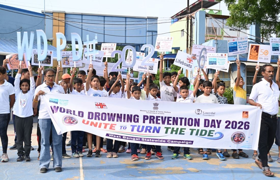সাঁতার শুধু খেলা নয়, বাঁচার কৌশল—মেদিনীপুরে জল-নিরাপত্তা নিয়ে বড় সচেতনতা কর্মসূচি!