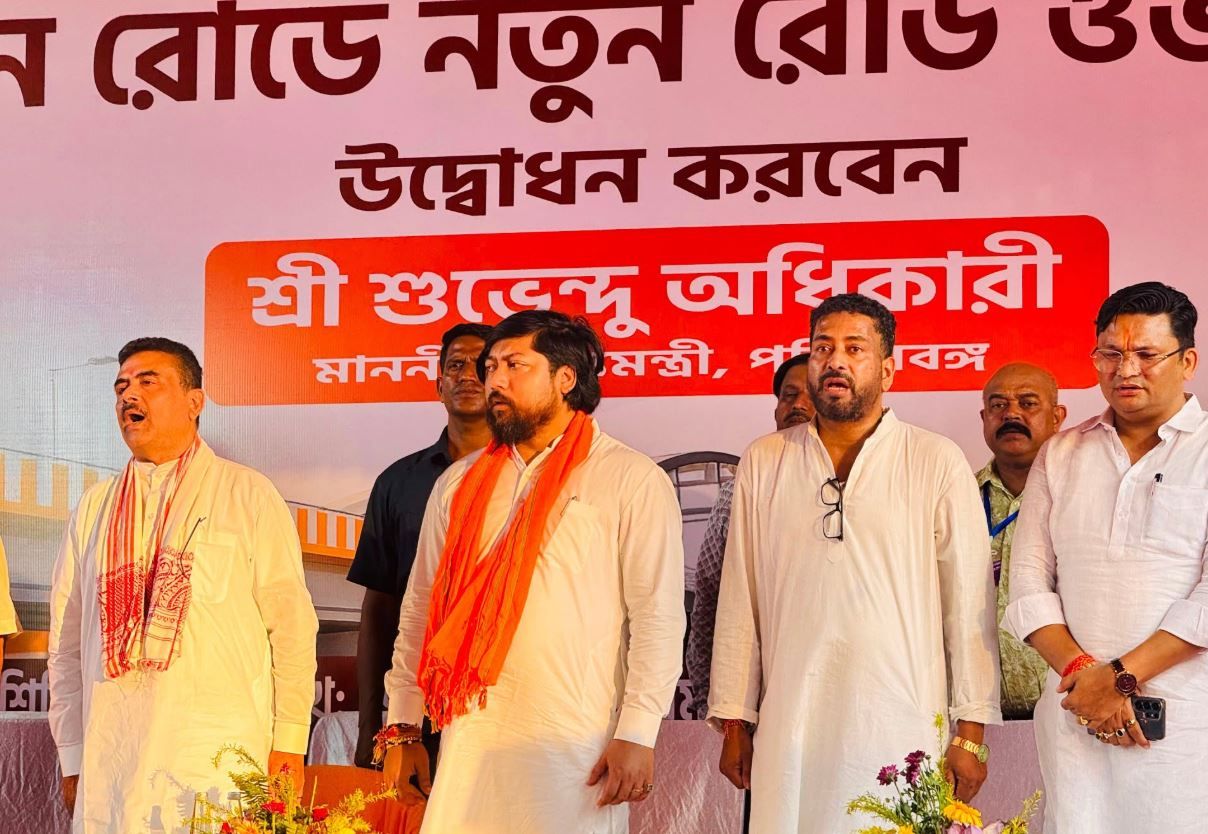 দীর্ঘ জটিলতার অবসান! শিলিগুড়ির বর্ধমান রোডে চালু নবনির্মিত রেল উড়ালপুল, উত্তরবঙ্গের উন্নয়নে একগুচ্ছ বড় ঘোষণা!