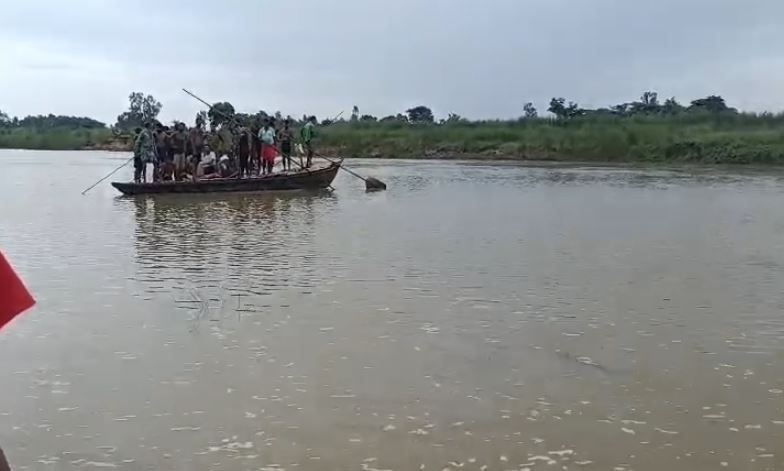 শ্রাবণের দ্বিতীয় সোমবারে শিলাবতী নদীতে জল তুলতে গিয়ে তলিয়ে দুই ভক্ত, চাঞ্চল্য পশ্চিম মেদিনীপুরের গড়বেতায়!