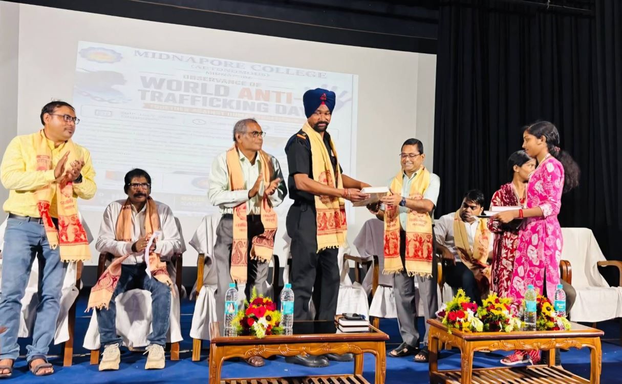 বিশ্ব মানব পাচার বিরোধী দিবস পালনে সচেতনতার বার্তা মেদিনীপুর কলেজে!