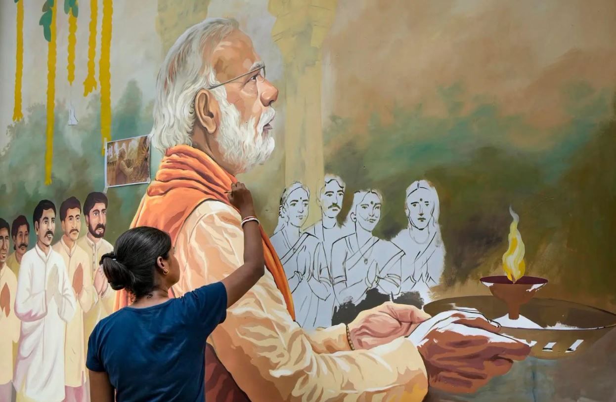 দুর্গাপূজার আগেই কলকাতার প্যান্ডেলে নজর কাড়ল প্রধানমন্ত্রী নরেন্দ্র মোদীর ম্যুরাল!