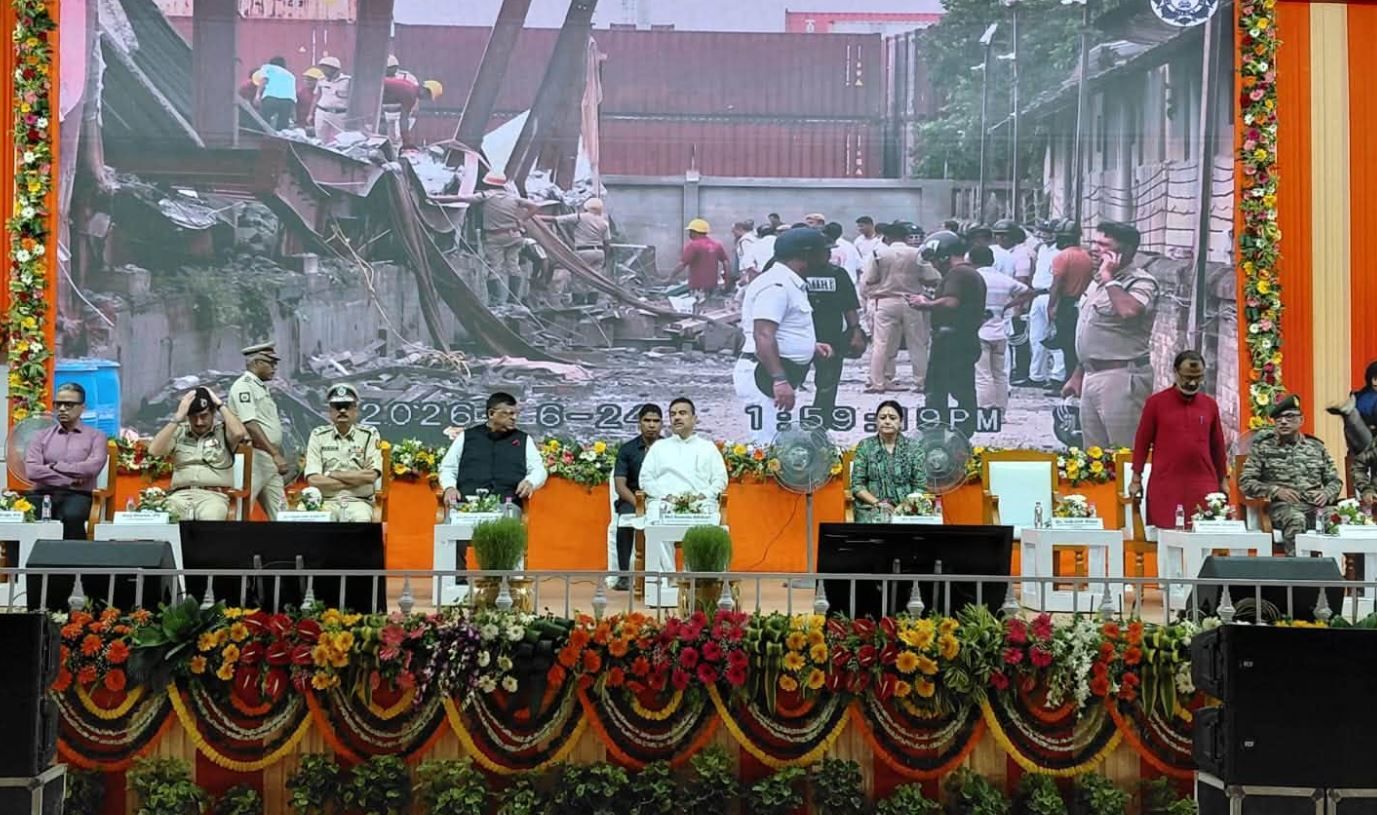 তারাতলা উদ্ধার অভিযানের বীরদের সংবর্ধনা, ১৭টি প্রাণ বাঁচানো উদ্ধারকারী বাহিনীকে সম্মান জানাল রাজ্য!
