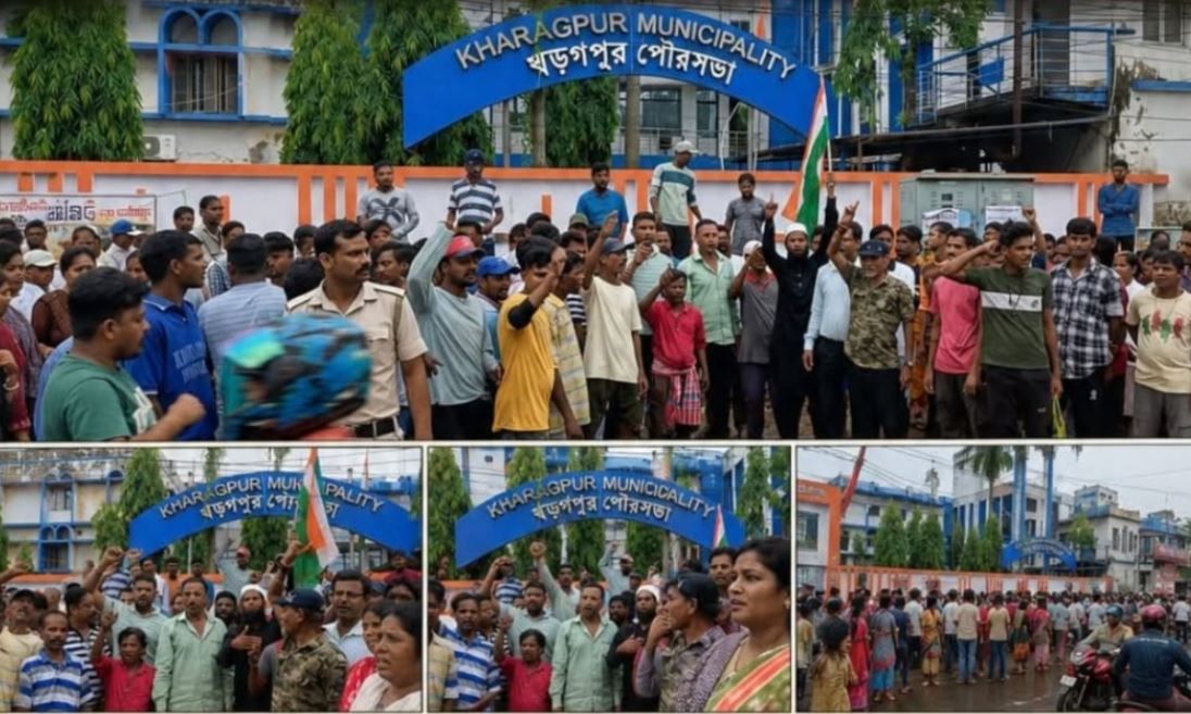 খড়গপুর পৌরসভায় ১,২০০ অস্থায়ী পরিচ্ছন্নতা কর্মীর অনির্দিষ্টকালের ধর্মঘট, বেতন বৃদ্ধি-সহ একাধিক দাবিতে বিক্ষোভ!