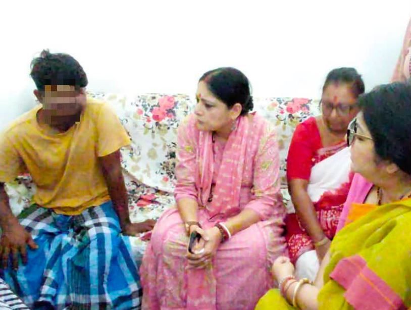 বারুইপুরে নাবালিকা খুনকাণ্ড: নির্যাতিতার পরিবারের পাশে শুভেন্দু, সর্বোচ্চ শাস্তির দাবিতে সরব বিজেপি!