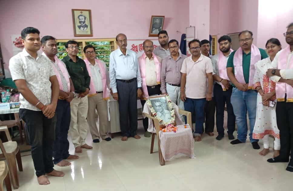 জাতীয় চিকিৎসক দিবসে ঘাটালে চিকিৎসকদের সংবর্ধনা, বিনামূল্যে শিশু স্বাস্থ্য পরীক্ষা শিবিরের আয়োজন!