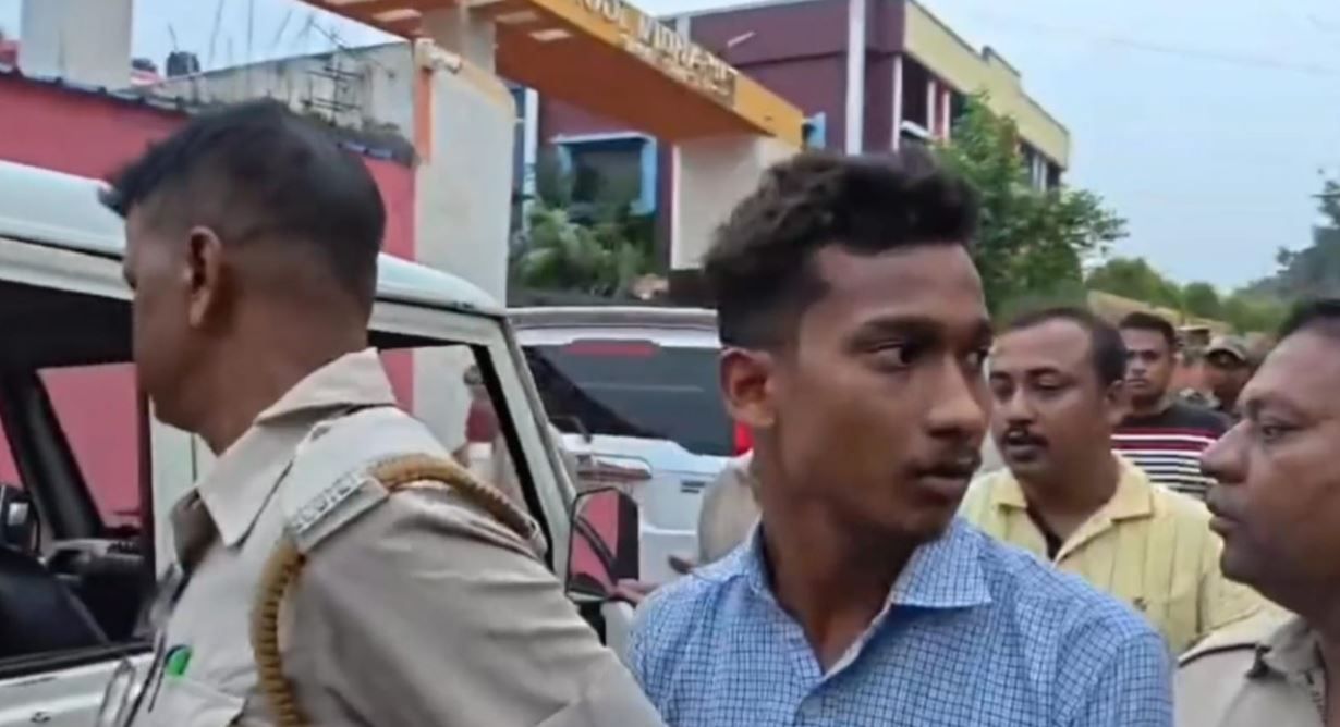 মেদিনীপুরের বেসরকারি স্কুলে প্রথম শ্রেণির ছাত্রকে যৌন নির্যাতনের অভিযোগ, আটক অস্থায়ী কর্মী!