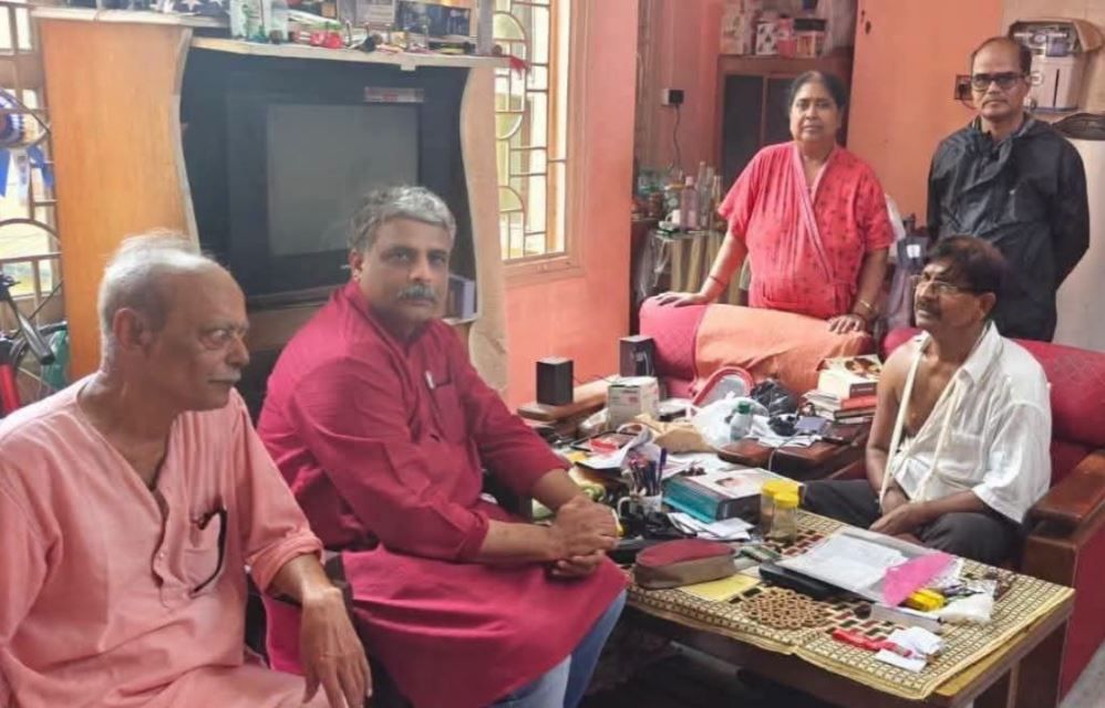 মেদিনীপুরে সিপিআই(এম) নেতা তাপস সিনহার উপর হামলার অভিযোগ, আহত অবস্থায় হাসপাতালে ভর্তি!