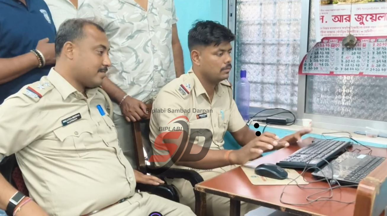 মেদিনীপুর পুরসভায় পুলিশের অভিযান, জন্ম-মৃত্যু নিবন্ধনের রেজিস্টার বাজেয়াপ্ত!