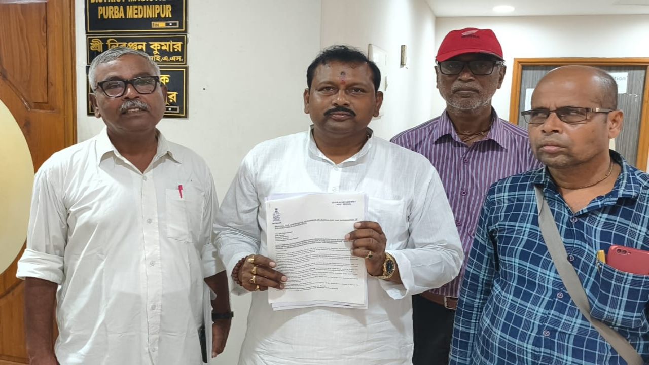 কোলাঘাট ফুলবাজারের সামগ্রিক উন্নয়ন ও ফুলের হাব নির্মাণ বিষয়ে আলোচনা