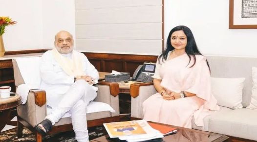 নয়াদিল্লিতে স্বরাষ্ট্রমন্ত্রী অমিত শাহের সঙ্গে বৈঠকে মেদিনীপুরের উন্নয়নের রূপরেখা তুলে ধরলেন সাংসদ জুন!
