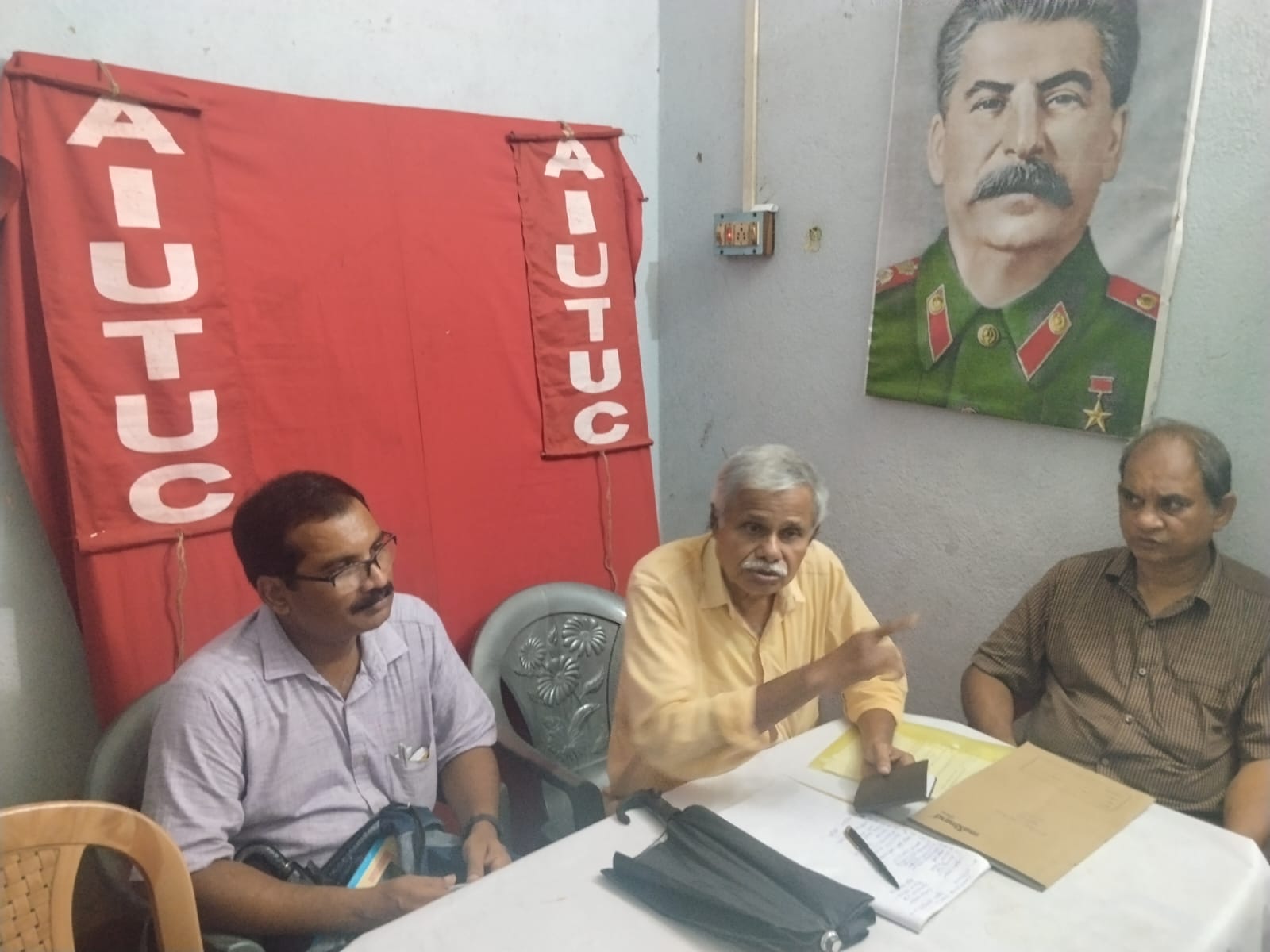 ঘাটালে শ্রমিকদের জীবন-জীবিকা নিয়ে আলোচনা সভা, উপস্থিত একাধিক ট্রেডের কর্মীরা