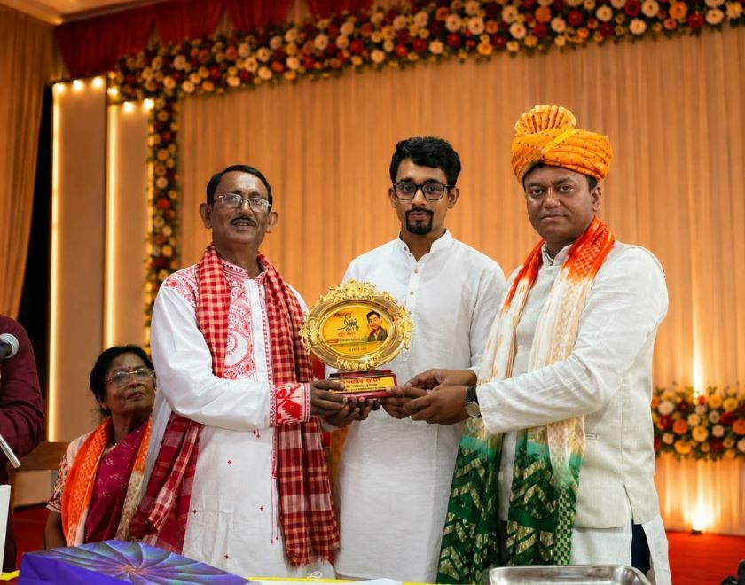 সুকান্ত স্মৃতি সম্মানে সম্মানিত দেবরাজ সাহা!