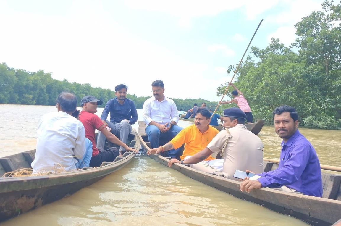বন্যায় জলমগ্ন নারায়ণগড়, ক্ষতিগ্রস্ত এলাকা পরিদর্শনে জেলাশাসক—উঠল ক্ষতিপূরণ ও নদী সংস্কারের দাবি!