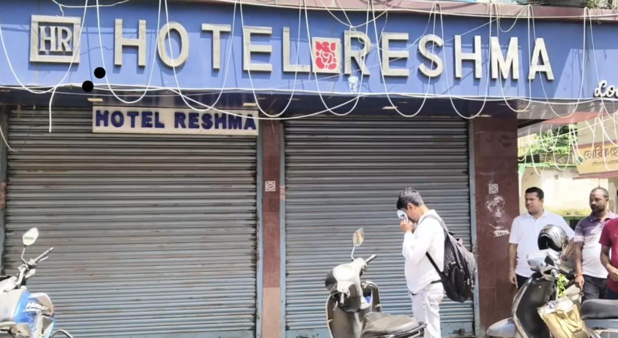 মন্ত্রীর সারপ্রাইজ ভিজিটের পরই কড়া পদক্ষেপ, সিল দুই হোটেল! কর্মহীন হয়ে দিশেহারা পুরনো কর্মীরা!
