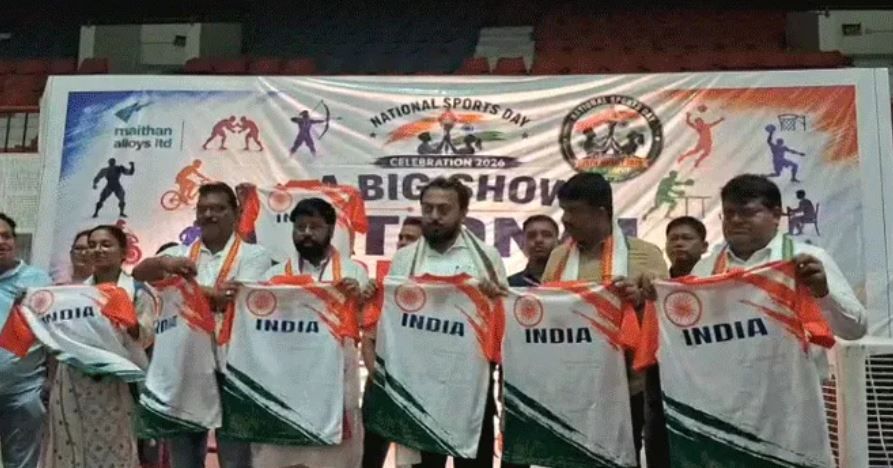 বিশ্ব ক্রীড়া দিবসে দুর্গাপুরে বর্ণাঢ্য বাইক র‍্যালি, ক্রীড়ামন্ত্রীর বার্তা—‘এবার ভারতের জন্য গলা ফাটানোর সময়’!