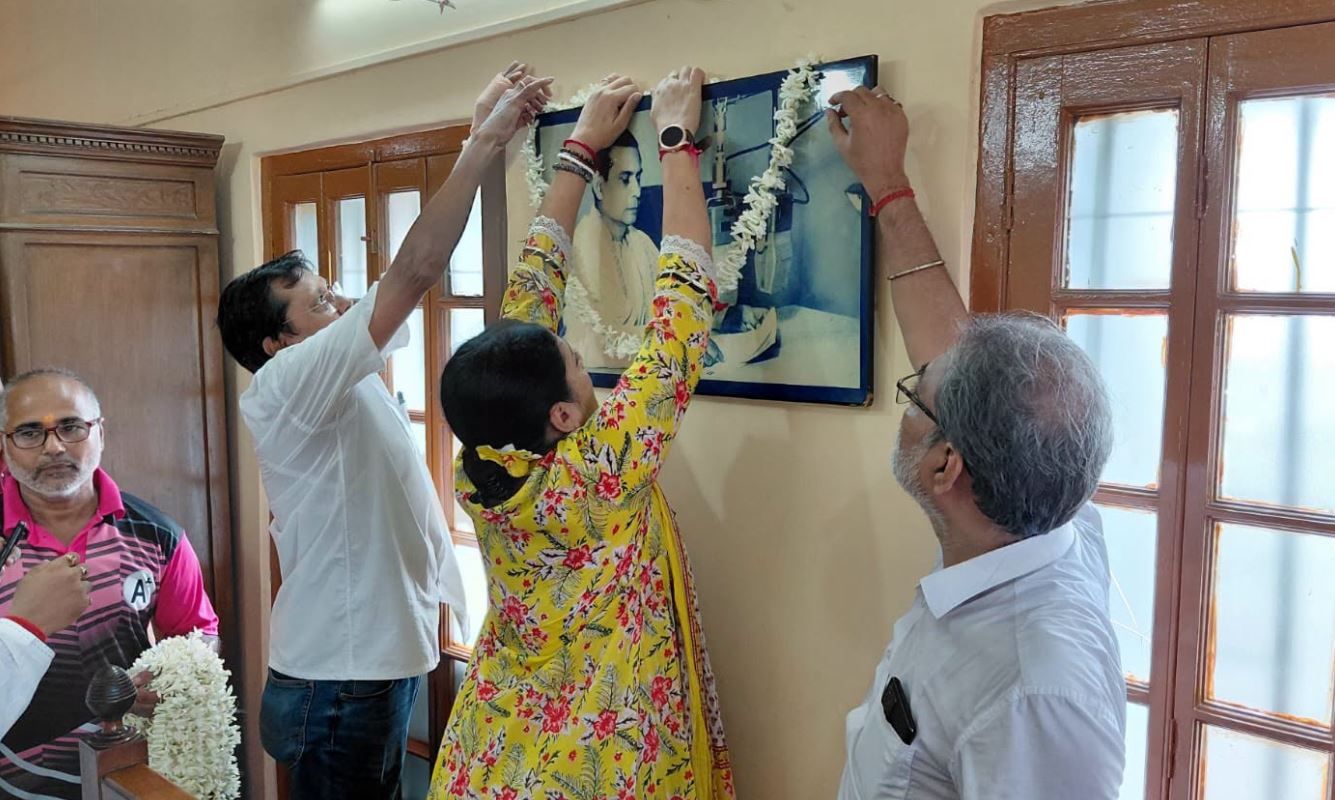 যাঁর কণ্ঠে জেগে ওঠে মহালয়ার ভোর, ১২২তম জন্মদিনে শ্রদ্ধায় স্মরণ বীরেন্দ্রকৃষ্ণ ভদ্র!