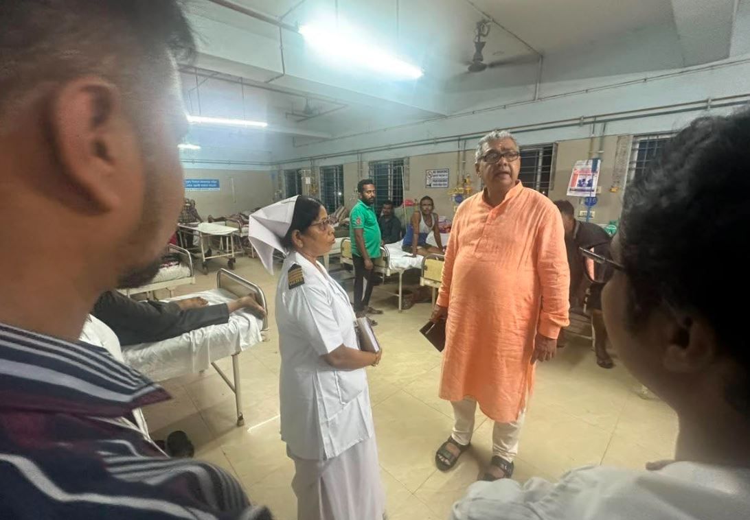 পূর্ব মেদিনীপুর সফরে স্বাস্থ্যমন্ত্রী শারদ্বত মুখোপাধ্যায়, হাসপাতালের স্বাস্থ্য পরিষেবা পর্যালোচনা!