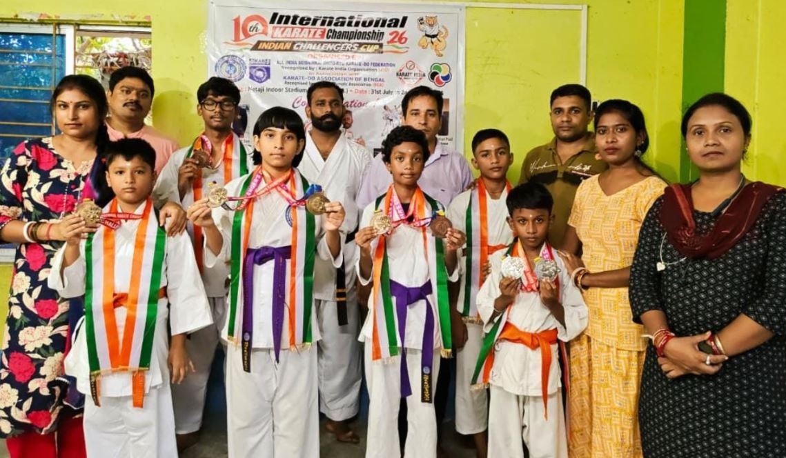 আন্তর্জাতিক ক্যারাটে চ্যাম্পিয়নশিপে জঙ্গলমহলের দাপট, ৬ স্বর্ণসহ ১০ পদক জয়