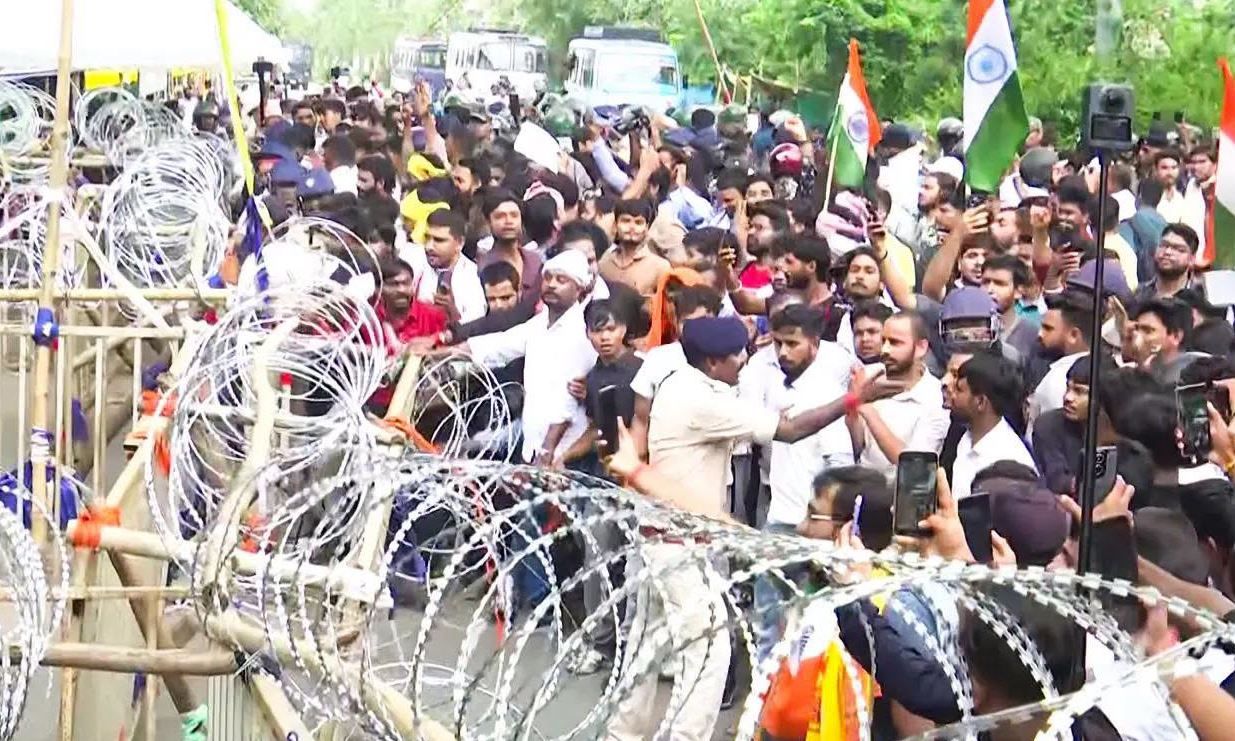 ছাত্র আন্দোলনে উত্তপ্ত রাঁচি, বিধানসভা অভিযানে জলকামান—গ্রেফতার প্রাক্তন JPSC চেয়ারম্যান!