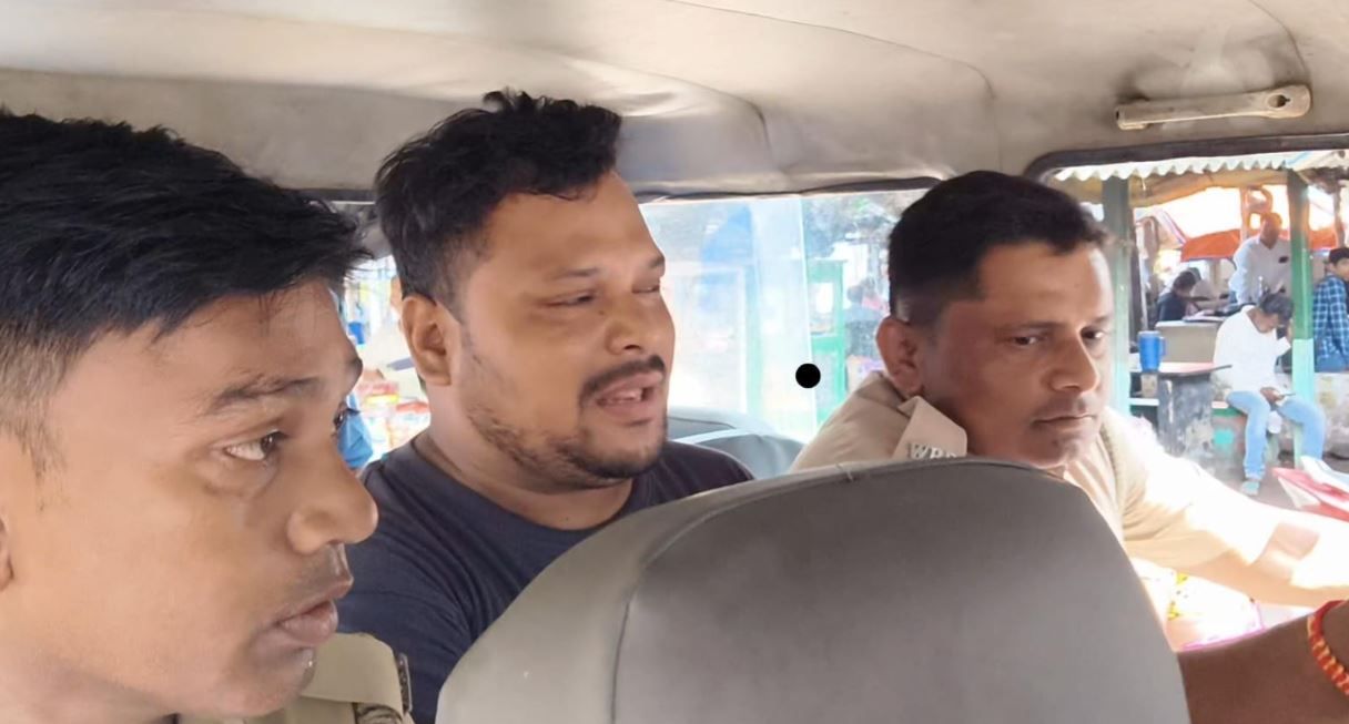 তোলাবাজির অভিযোগে কেশপুরে গ্রেপ্তার যুব তৃণমূলের প্রাক্তন ব্লক সভাপতি আসিফ ইকবাল!