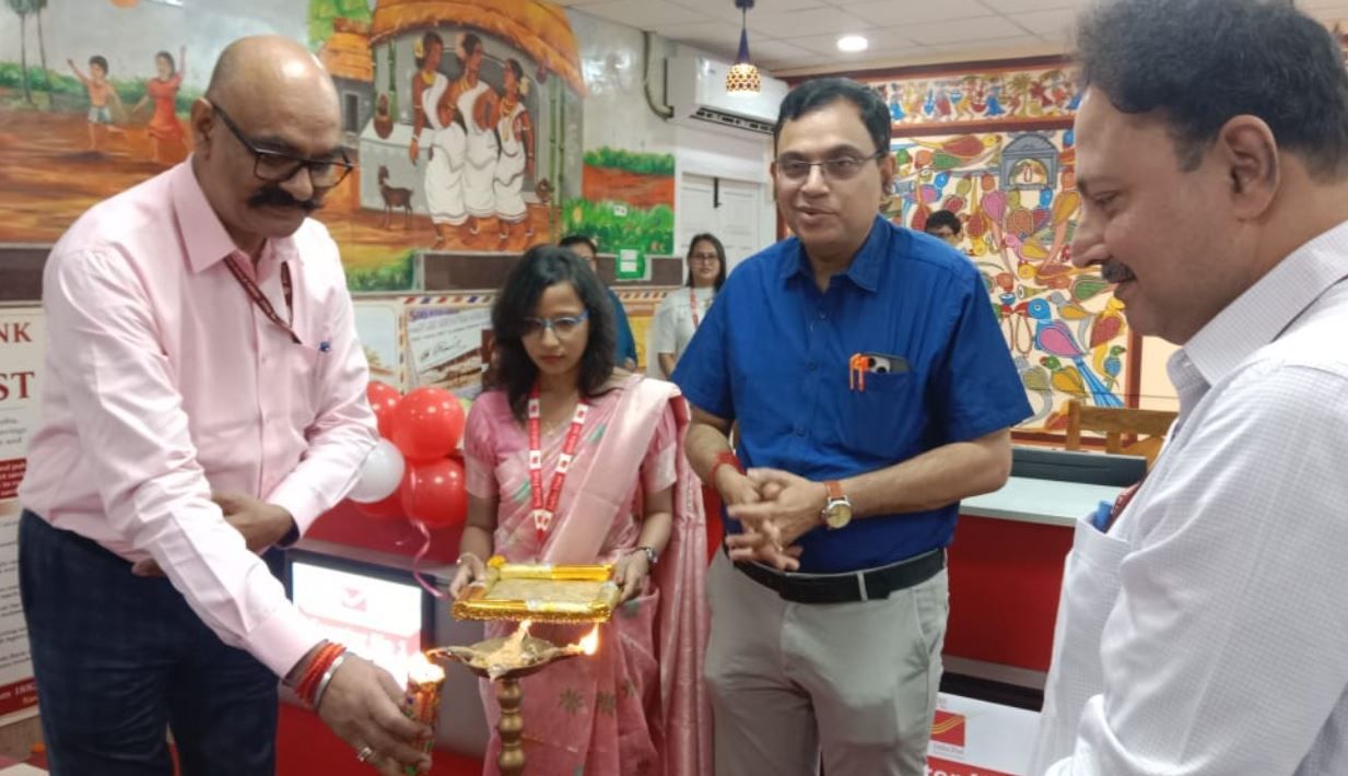 তরুণ প্রজন্মকে টানতে খড়গপুর আইআইটি ক্যাম্পাসে ‘এন-জেন’ ডাকঘর, বদলাচ্ছে ডাক পরিষেবার চেহারা!