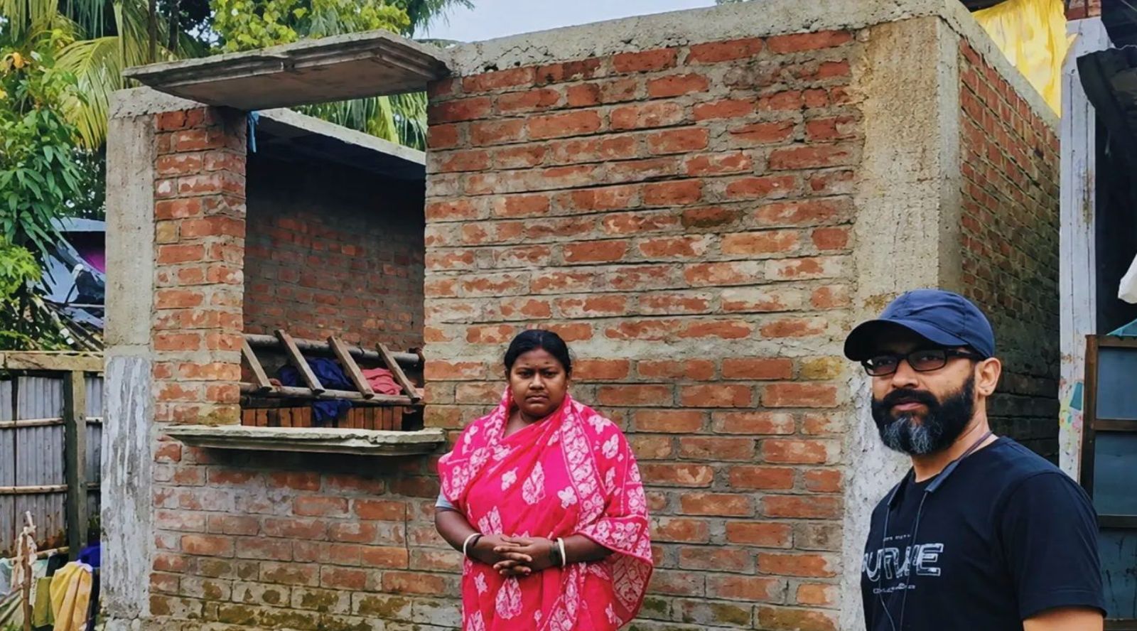 উপভোক্তাদের বাড়িতে পৌঁছে বিডিও,দাঁতনে বঙ্গ আবাস প্রকল্পের অগ্রগতি পর্যালোচনা