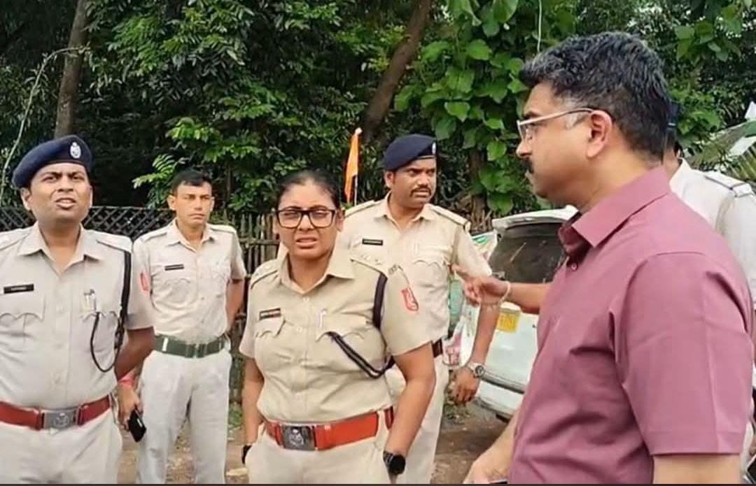 ১১ আগস্ট মুখ্যমন্ত্রীর মেদিনীপুর সফর, প্রস্তুতি খতিয়ে দেখতে সভাস্থল পরিদর্শনে জেলাশাসক-পুলিশ সুপার