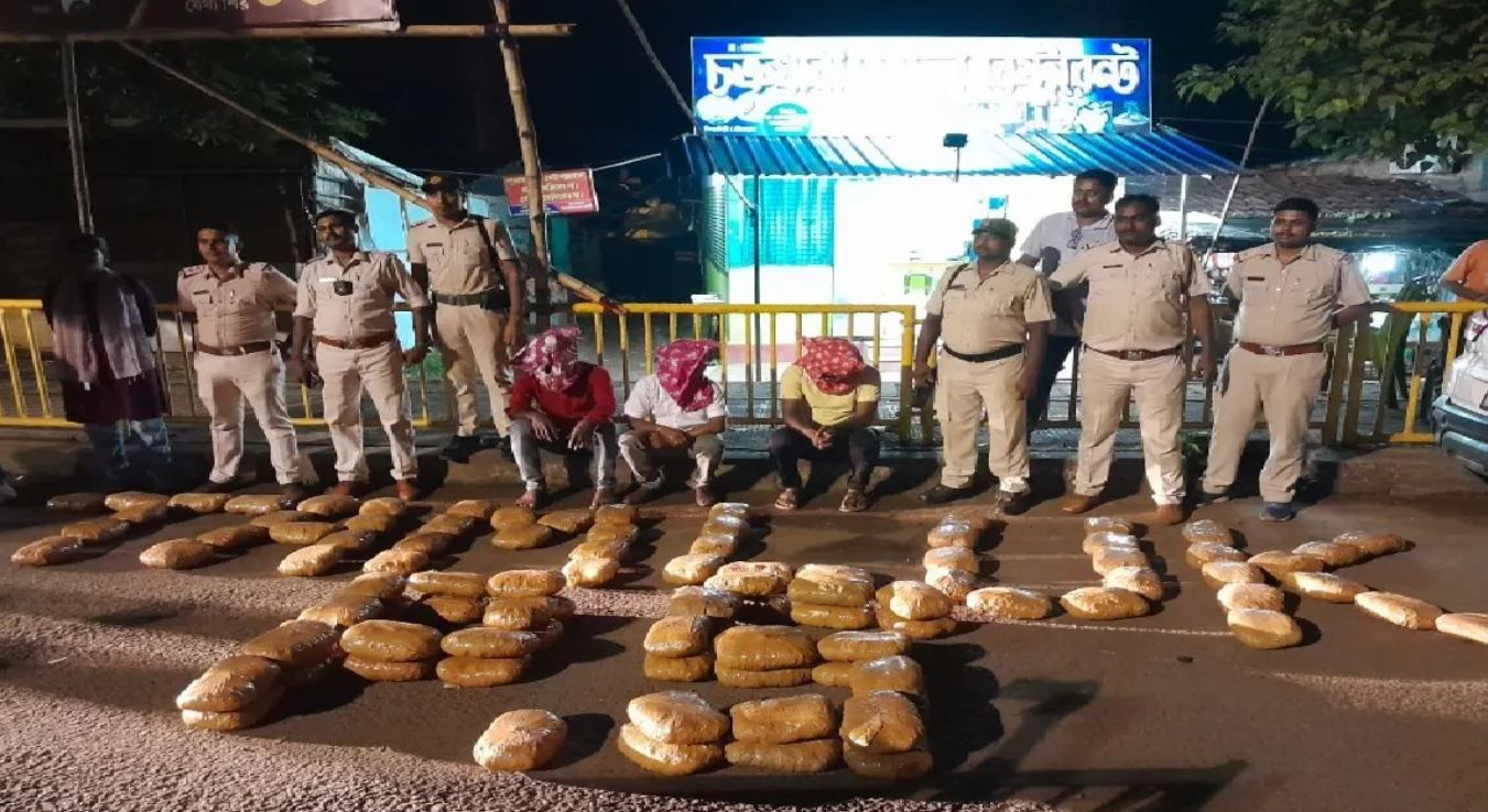 তমলুকে পুলিশের বড় সাফল্য, দুটি গাড়ি থেকে উদ্ধার ৯৯ কেজি গাঁজা!