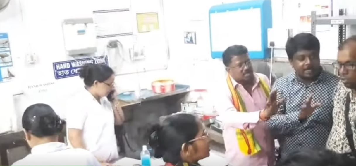 থ্যালাসেমিয়া রোগীর মৃত্যু ঘিরে ঘাটাল হাসপাতালে উত্তেজনা, চিকিৎসায় গাফিলতির অভিযোগ!