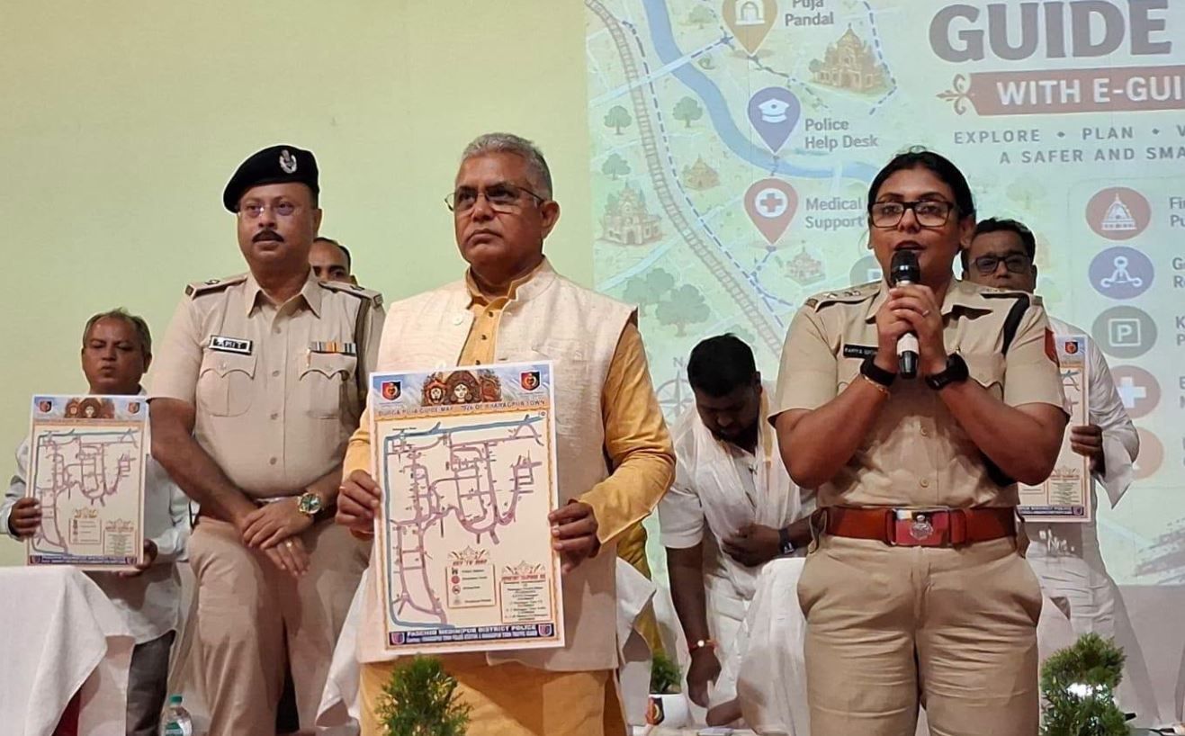 উৎসবের আনন্দে নিরাপত্তার কড়া বলয়—খড়গপুরে দুর্গাপুজোর প্রস্তুতি তুঙ্গে!