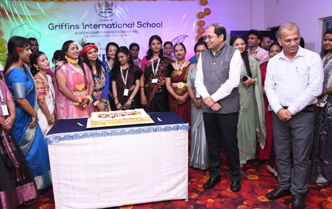গ্রিফিন্স ইন্টারন্যাশনাল স্কুলে বর্ণাঢ্য শিক্ষক দিবস উদযাপন, সম্মানিত দীর্ঘদিনের শিক্ষকরা!