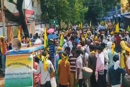 বন্ধ হস্টেল চালু থেকে পৃথক সাঁওতালি বোর্ড—একাধিক দাবিতে বাঁকুড়ায় ডেপুটেশন দিল আদিবাসী সমাজ