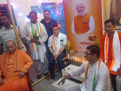 ১০৮ প্রদীপে প্রধানমন্ত্রী মোদির জন্মদিন পালন,ইন্দাসের বিধায়ক নির্মল ধারার উদ্যোগে বিশেষ অনুষ্ঠান