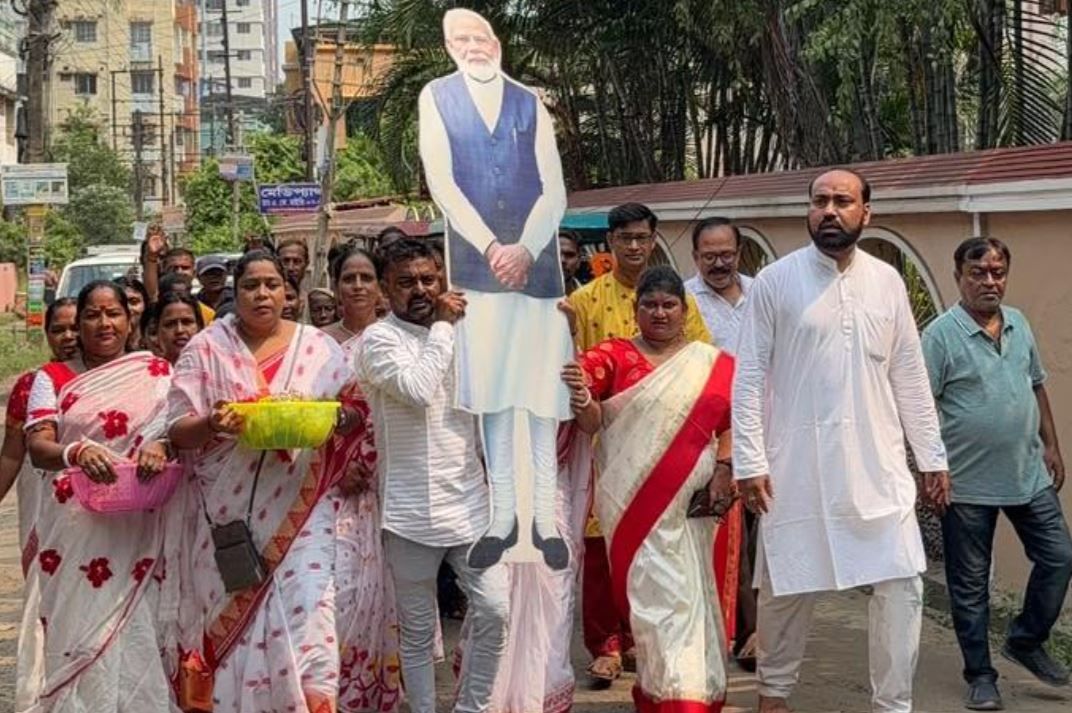 মোদির জন্মদিনে মেদিনীপুরে শিবমন্দিরে পুজো, শুরু ‘সেবা সংকল্প অভিযান’!