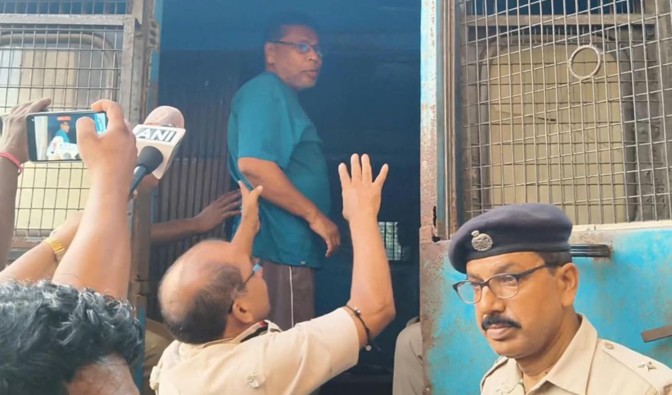 সরকারি প্রকল্পের টাকায় অনিয়মের অভিযোগ, নতুন মামলায় শোন অ্যারেস্ট অজিত মাইতি!