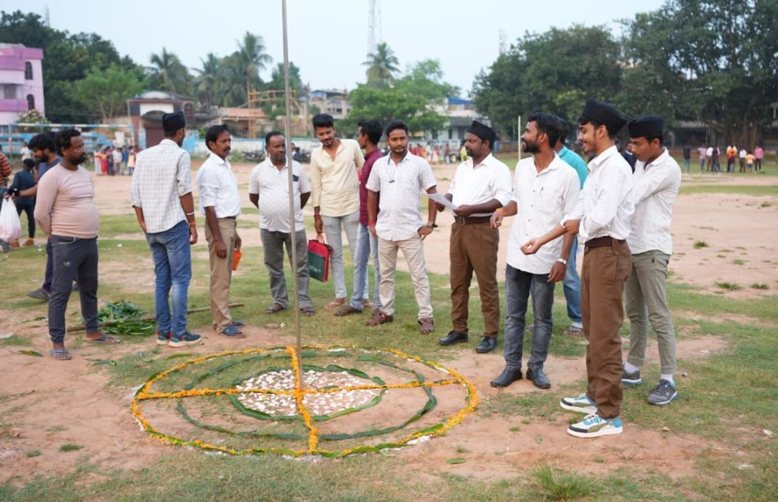 মহালয়ার পুণ্যতিথিতে ‘শাখা কুম্ভ’, চন্দ্রকোনা রোডে শেষ হল সঙ্ঘের শতবর্ষের অন্তিম কর্মসূচি!