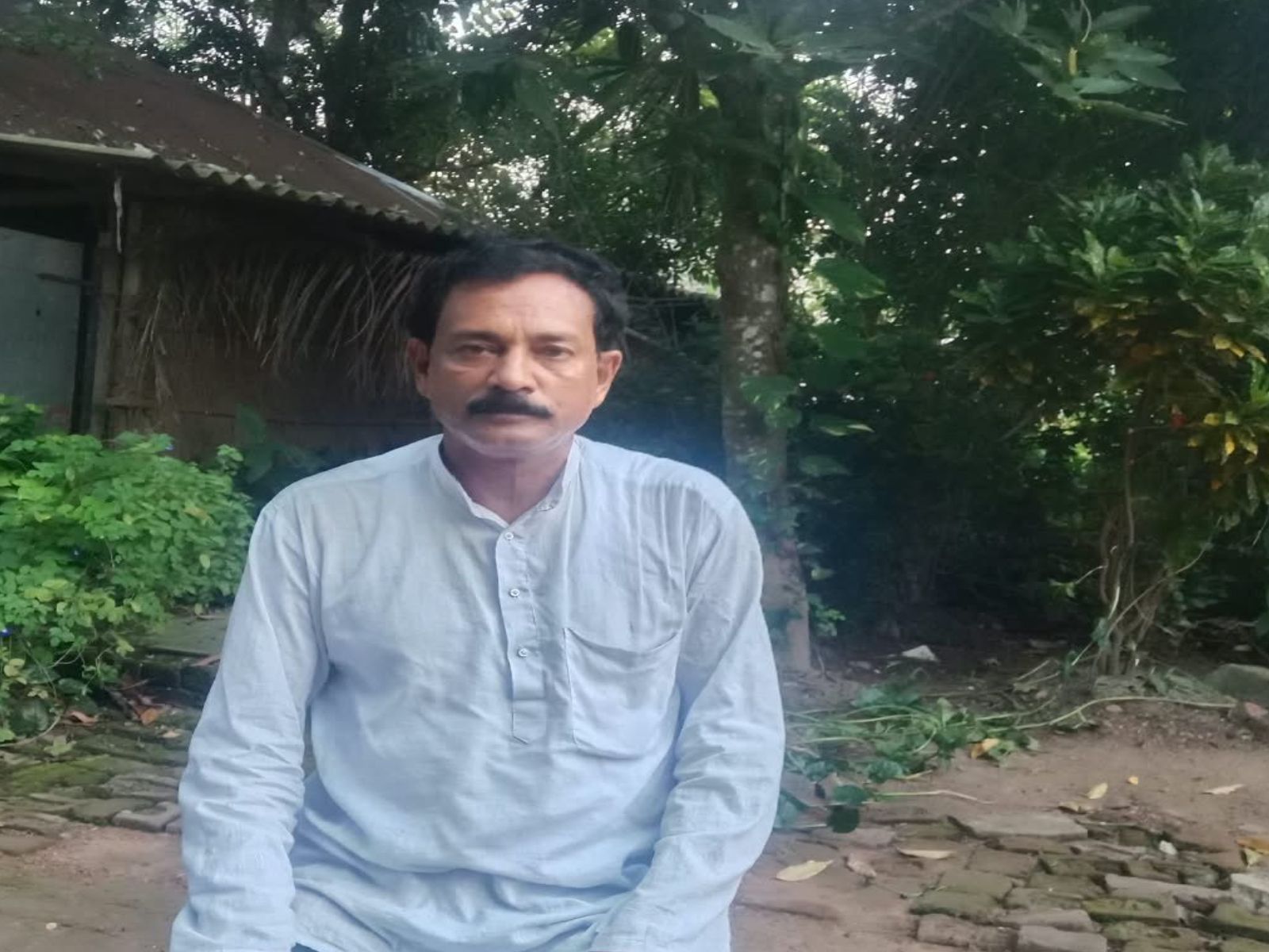মায়ের ছবি পাননি ছোটবেলায়, স্বপ্নে মাকে খুঁজে পেয়ে গড়লেন বিদ্যাপীঠ